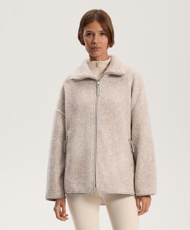 Zara Шуба из искусственного меха с объемными размерами