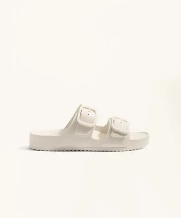 BUCKLE SANDALS