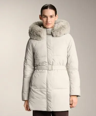 Водоотталкивающая стеганая пуховая куртка PRIMALOFT® миди