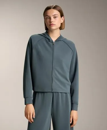 Жакет с капюшоном из риба, 29% модал