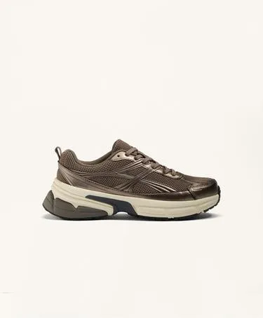 Беговые кроссовки стиля бега