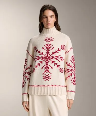 Вязанный свитер с вышитыми снежинками- Заказать в России