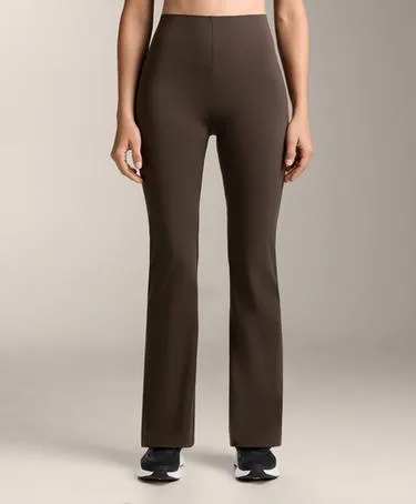 Брюки клеш COMPRESSIVE с завышенной талией и эффектом пуш-ап- Заказать в России