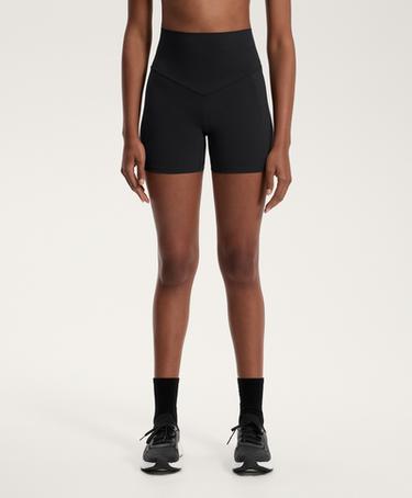 Zara HOT PANT с завышенной талией COMPRESSIVE с карманом, 10 см купить с доставкой.