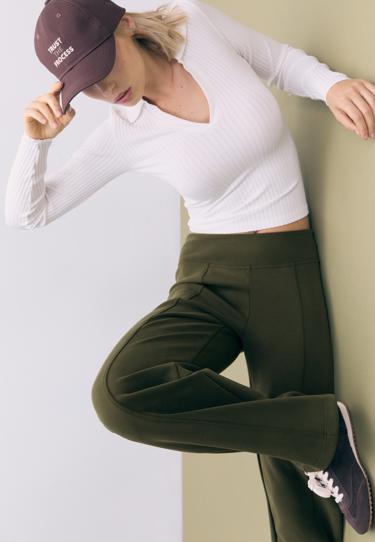 Zara Прямые брюки-джоггеры с мягкой текстурой и складками