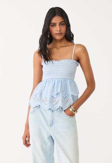 Zara Топ с оборками и вышивкой