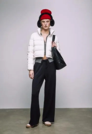 Стеганая куртка с высоким воротником