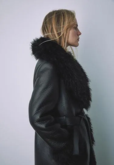 Длинное пальто с деталями из искусственного меха