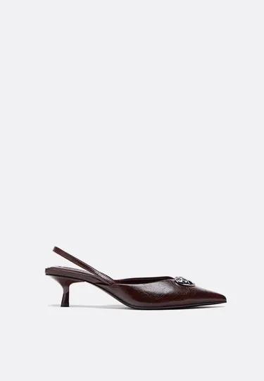 Туфли на каблуке с металлической деталью- Заказать в России