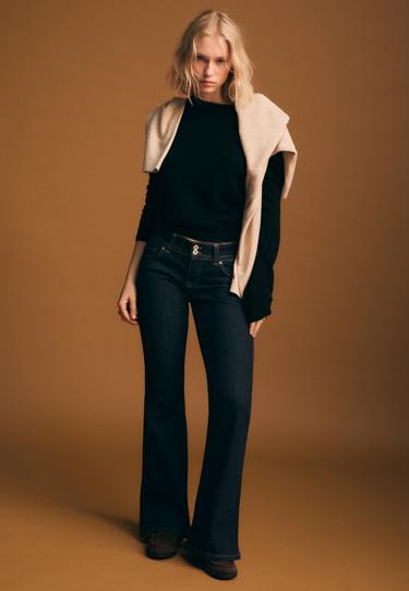 Zara Джинсы клеш с низкой посадкой и двумя пуговицами