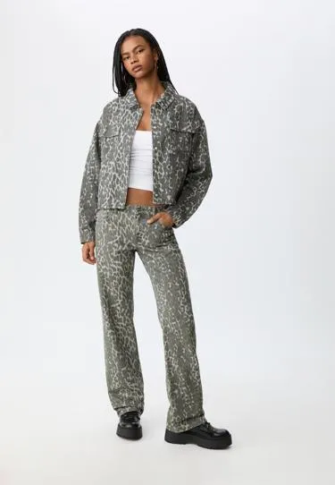 Куртка с анималистическим принтом и карманами- Заказать в России