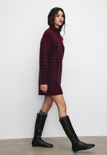 Zara Короткое трикотажное платье в полоску с воротником-трубой