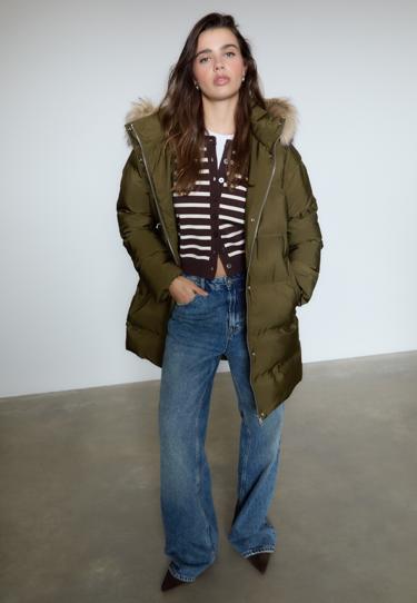 Zara Утепленное пальто с капюшоном и мехом