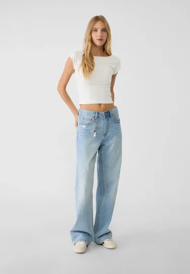 Джинсы прямого кроя- Заказать в России