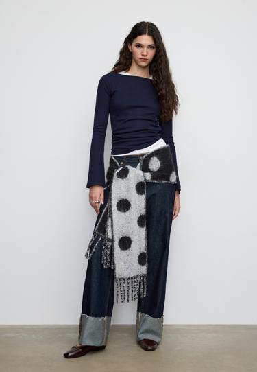 Zara Базовая футболка с расклешенными рукавами