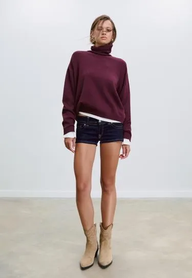 Базовый свитер с высоким воротником