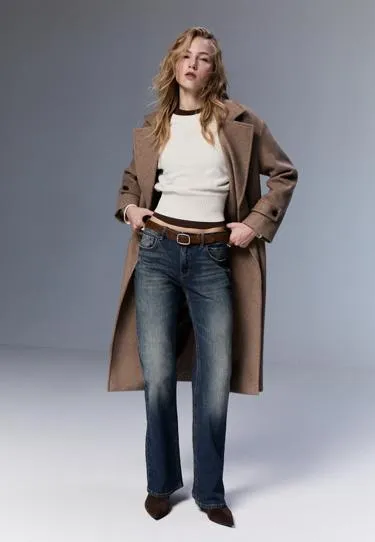 Джинсы D68 фасона BOOTCUT с поясом- Заказать в России