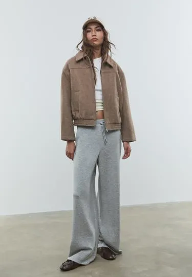 Куртка-бомбер из мягкой ткани