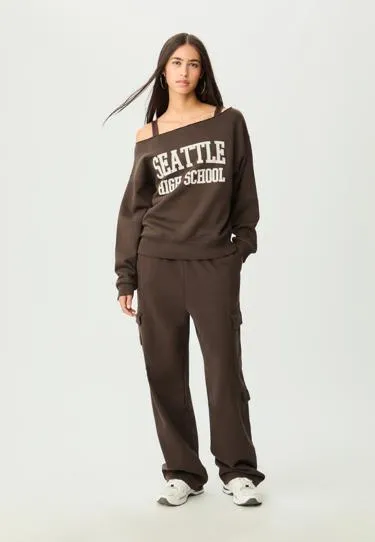 Толстовка с вырезом «лодочка» и принтом