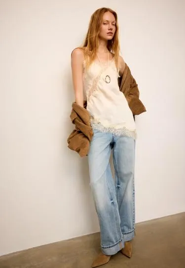 Асимметричный топ в бельевом стиле с кружевом- Заказать в России
