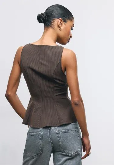 Топ без рукавов с баской- Заказать в России