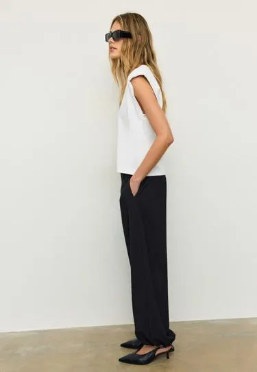 Базовая футболка с подплечниками