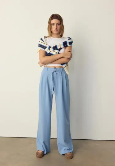 Широкие брюки с пряжкой