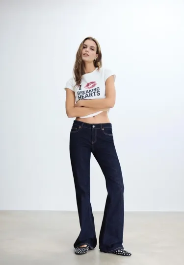 Футболка с позиционным принтом