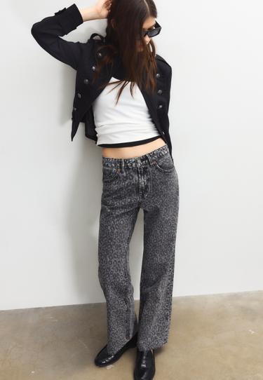 Zara Прямые джинсы с леопардовым принтом