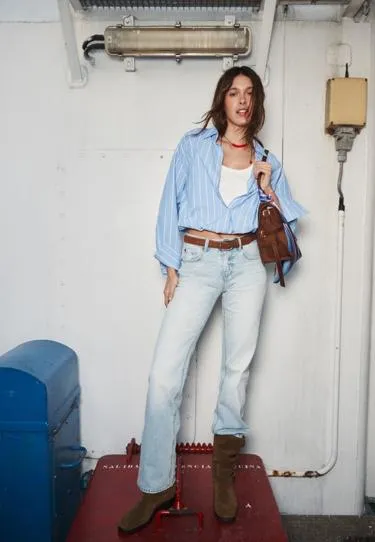 Джинсы D68 фасона BOOTCUT с поясом