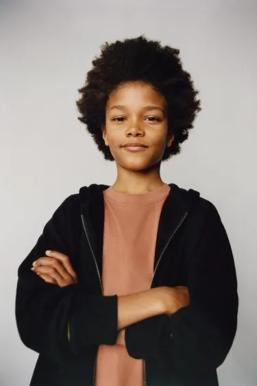 Однотонная футболка- Заказать в России