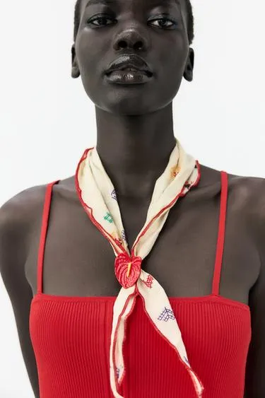 Бандана с цветочной вышивкой и металлическим цветком- Заказать в России