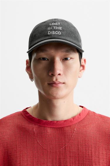 Zara Кепка с эффектом потертости и вышивкой