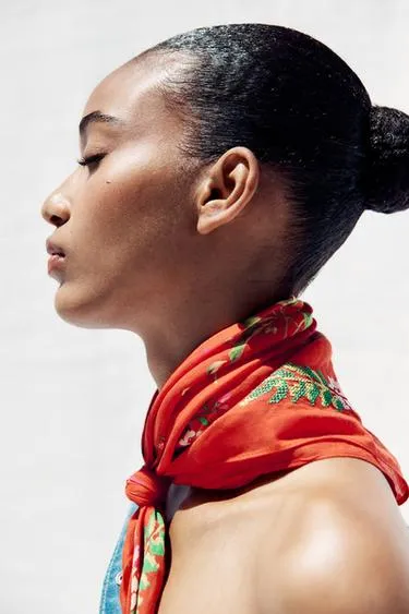 Хлоковый шарф с вышивкой- Заказать в России