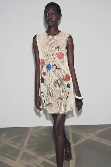 Платье кроше с цветочной вышивкой — ZW COLLECTION- Заказать в России