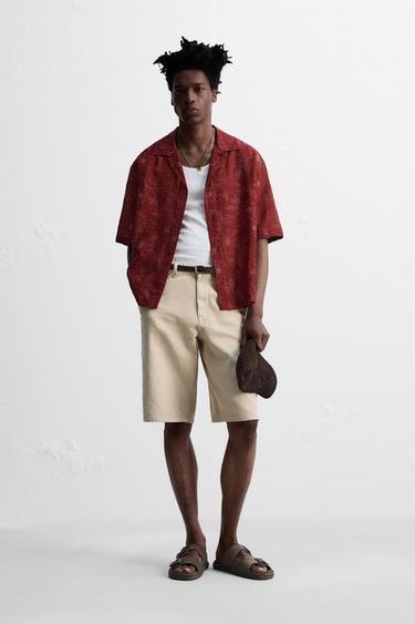 Zara Рубашка с цветочным рельефом © OTIS KWAME KYE QUAICOE