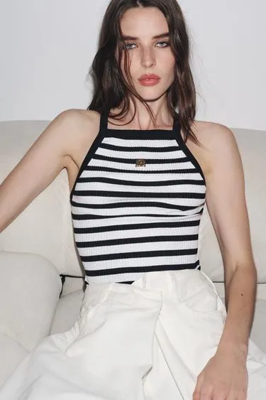 Топ в полоску с брошью ZARA