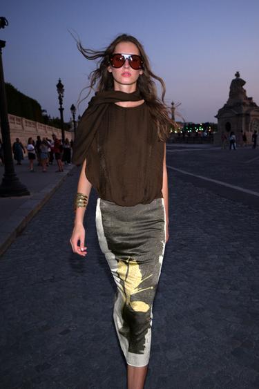 Zara Юбка миди с принтом и жатым эффектом