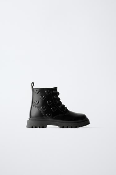 Zara Ботинки с сердцем на каблуке