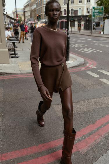 Zara Асимметричные бермуды с аппликацией