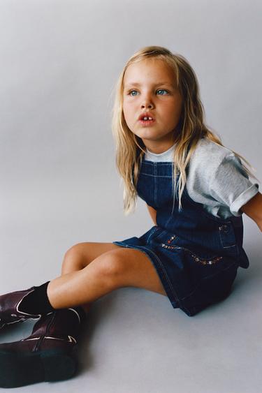 Zara Джинсовый сарафан с вышивкой