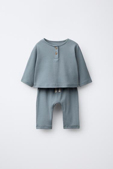 Zara Комплект из однотонной футболки и брюк