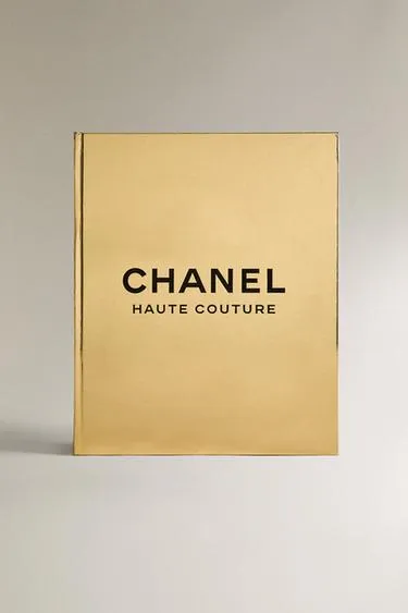 CHANEL HAUTE COUTURE BOOK