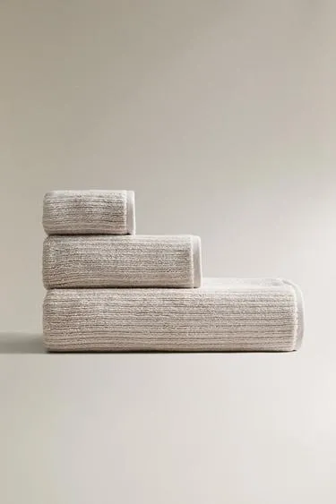 RIBBED TEXTURE BATH TOWEL