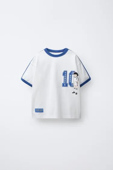 OLIVER AND BENJI © CAMPEONES SIDE STRIPE T-SHIRT