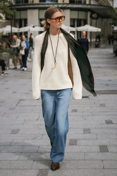 CHUNKY KNIT SWEATER