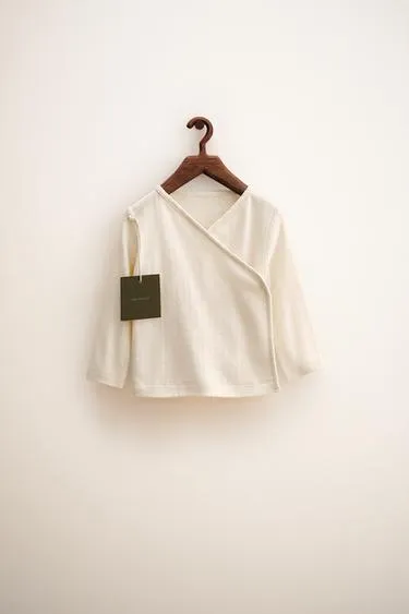 ZARA TIMELESS — футболка-кимоно в технике «поинтель»