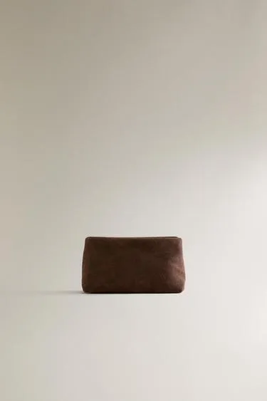 Маленькая кожаная косметичка с разделительной отделкой