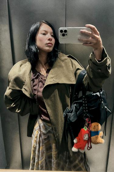 Zara Брелок-чарм красный медвежонок в костюме клубники