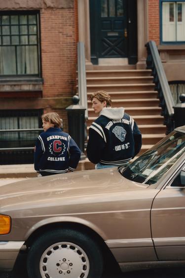 Zara Бомбер из ткани с нашивками CHAMPION ® X ZARA